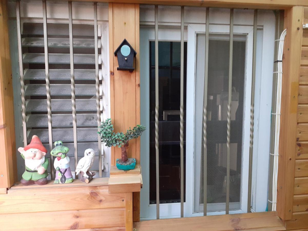 Amazing Garden Apartment In 하이파 외부 사진
